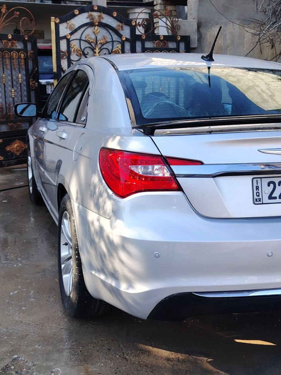 كرايسلر c200
موديل 2012
 مكينه 4سلندر 2400cc
ويل 17 تخم ويل كب تايرات مشيلن أمريكي
زوج تايرات جديده 
ضرر جامرلغ خلف السايق 
مكينه وكير صار شهرين من شدهن جدد
نظام Economical اقتصادي
تخم سماعات اوستن
تحكم ستيرن جهتين
كروز مثبت سرعة
ليات منظومة زنون
كمبريسر ميكانيكي تبريد خير من الله
مسجل اس شاشة قلب Dvd وهارد خزن ٢٨ كيكة 
بعد هوايه تفاصيلها
رقم أربيل بسمي تحويل ثاني يوم
السعر 85 وبيها مجال حك الجيه 
مكاني ديالى بعقوبة ***********

