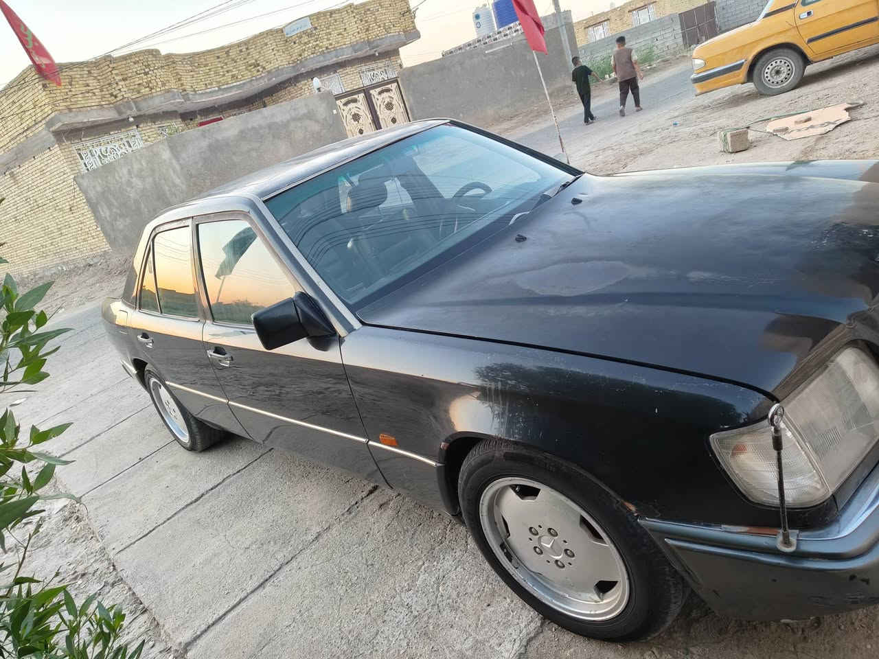 السلام عليكم
مارسدس بيبي شبح موديل 1992
رقم بغداد مشروع وطني
محور مكينة وكير 3000 vvt
مكفوله كير محرك
تبريد ثلج لايت زنون سنوية لل28
قواعد دبلات سليمة بلاد
بيها جراد خفيف بالبنيد والقمارة
مكان السيارة الناصرية _قضاء الشطرة
سعرها( 58 )وبيها مجال حك الجية
***********
***********
