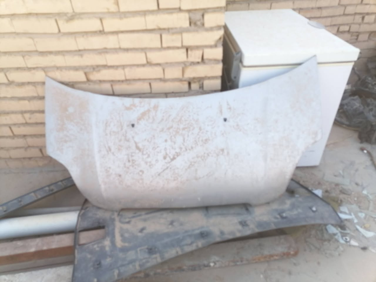 السلام عليكم عندي بيبان وبنيد مال ٢٠٠٧ مال حاويه كلهن للبيع ***********
