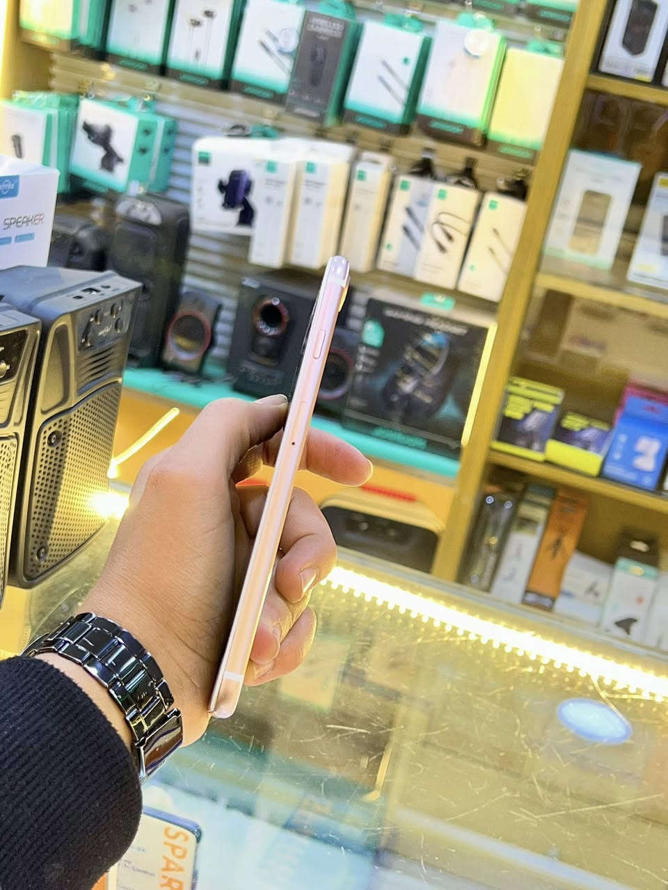 (ايفون 7 بلس)لون زهري 🔥
بطاريه (69)🔋
مساحه (32) GB
(مغير شاشه اصلي)⚡️🔥
 ومكفول كفالة ترجيع من المحل شهر 
كامل 🔥(ومعاه بكج هديه)
بحال الوكاله بسعر حرق🔥
السعر على الرقم للتواصل:0791759333


**إذا كنت صاحب هذا الإعلان وتريد حذفه لأي سبب، رجاءا أرسل رسالة إلى الدعم الفني**