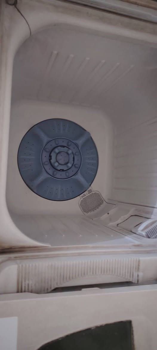 غساله هيتاشي باب اول9كيلو السعر 70وبيها مجال بصيط مكاني حي الانتصار ***********
