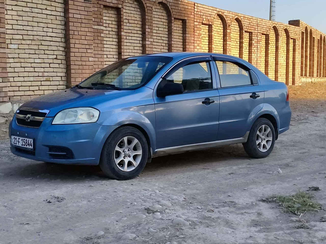 ئەڤیو 2007 گێڕ عادی 
بۆیاخی نیە گێڕو مەکینەی بەشەرت 
سەیارەی مەعرەز نیە هی ماڵە 
بێ تەقەو ڕەقەیە 
سەنەوی نوێیە و بەناوی خۆمانەوەیە 
بەشەرتی وەکالەو تەحویل 
شوین کەلار 
***********
ژ.م كالار, السليمانية
