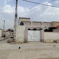 ركن خلف مستشفى الشهيد فيروز • ٣٠٠م • ٣ غرف نوم