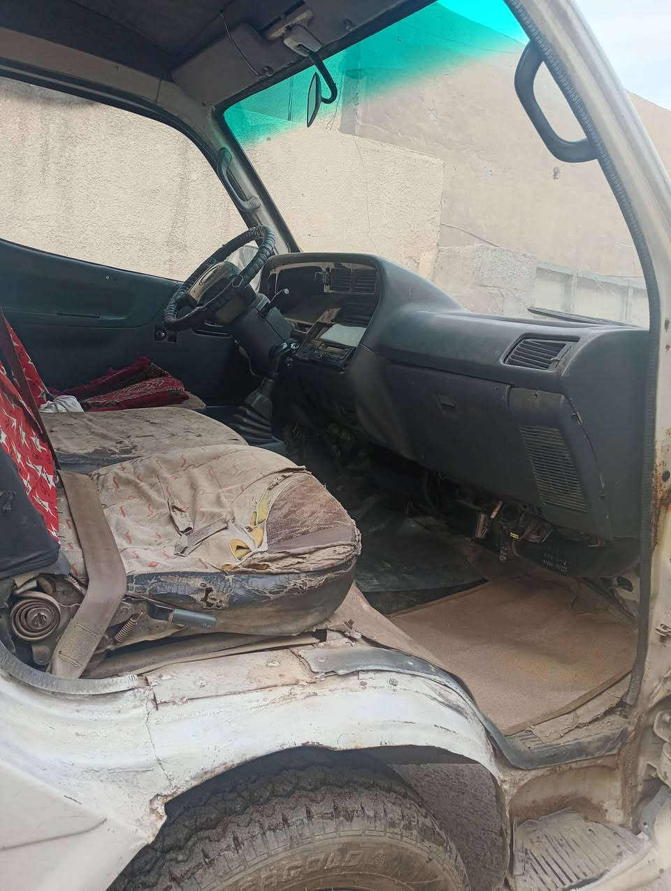 سلام عليكم سياره فتون موديل 2009سنويه 2030رقم نكليزي شرط تحويل و هيءه وغرامات مصفره سعر 38 ورقه رقم الهاتف ***********
