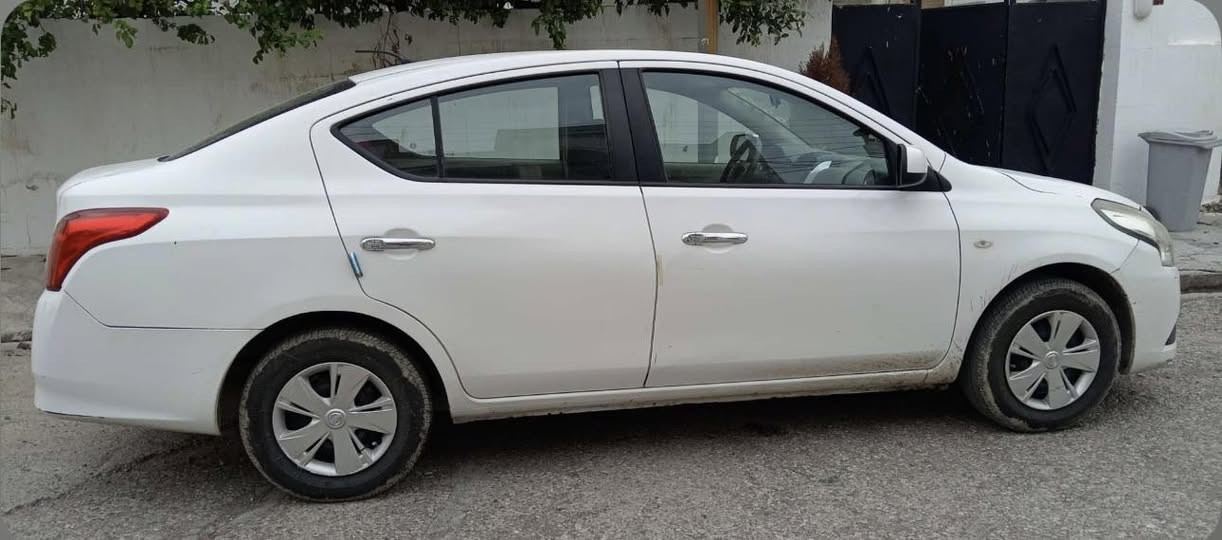 السلام عليكم سيارة للبيع نيسان سني 2016 بيها ضرر الباب الي الخلفي من جهة السكن والجاملغ الخلفي وقطعه بارد اقل من شبر باب السايق تخم تاير جديد مواصفات معروفه كفاله محرك وكير شرط رقم اربيل دولي سعر السياره 93  بيها مجال للطيبين رقم الهاتف ***********متواجد فقط واتساب
