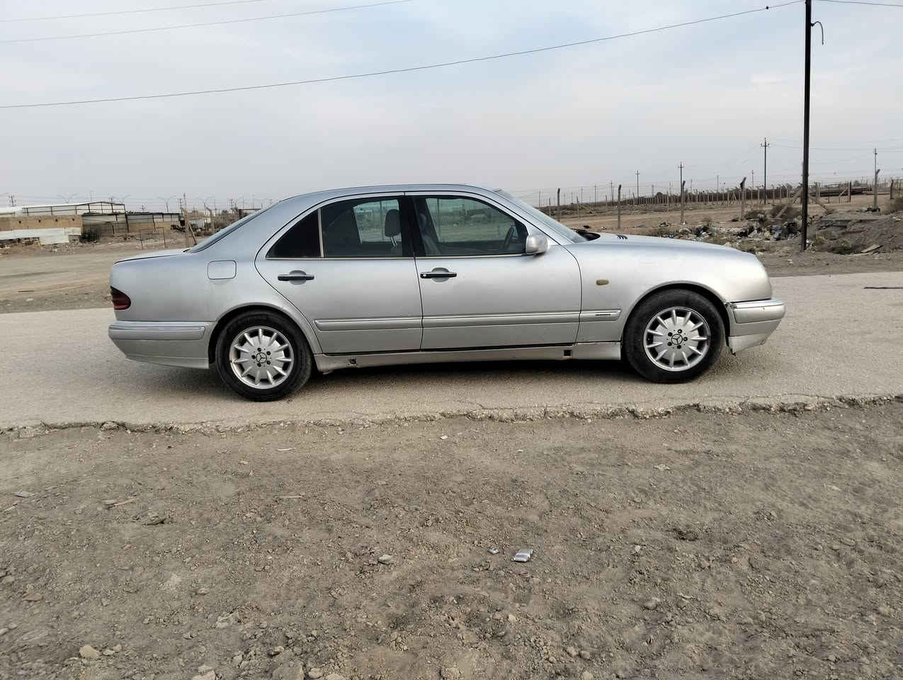 سلام عليكم
ام عيون 1997
السعر(٨٨)بيه شي بسيطحك الجيه
السياره كفاله من العيب الشرعي والخياس
 مصبوغه  عام وبيها طخات
مكينه  6 خراطيم .
هزه جديدة ومداور ثاني يوم 
رقم بغداد  انكليزي .اتصل على الرقم ***********
*********** 
المكان ذي قار
