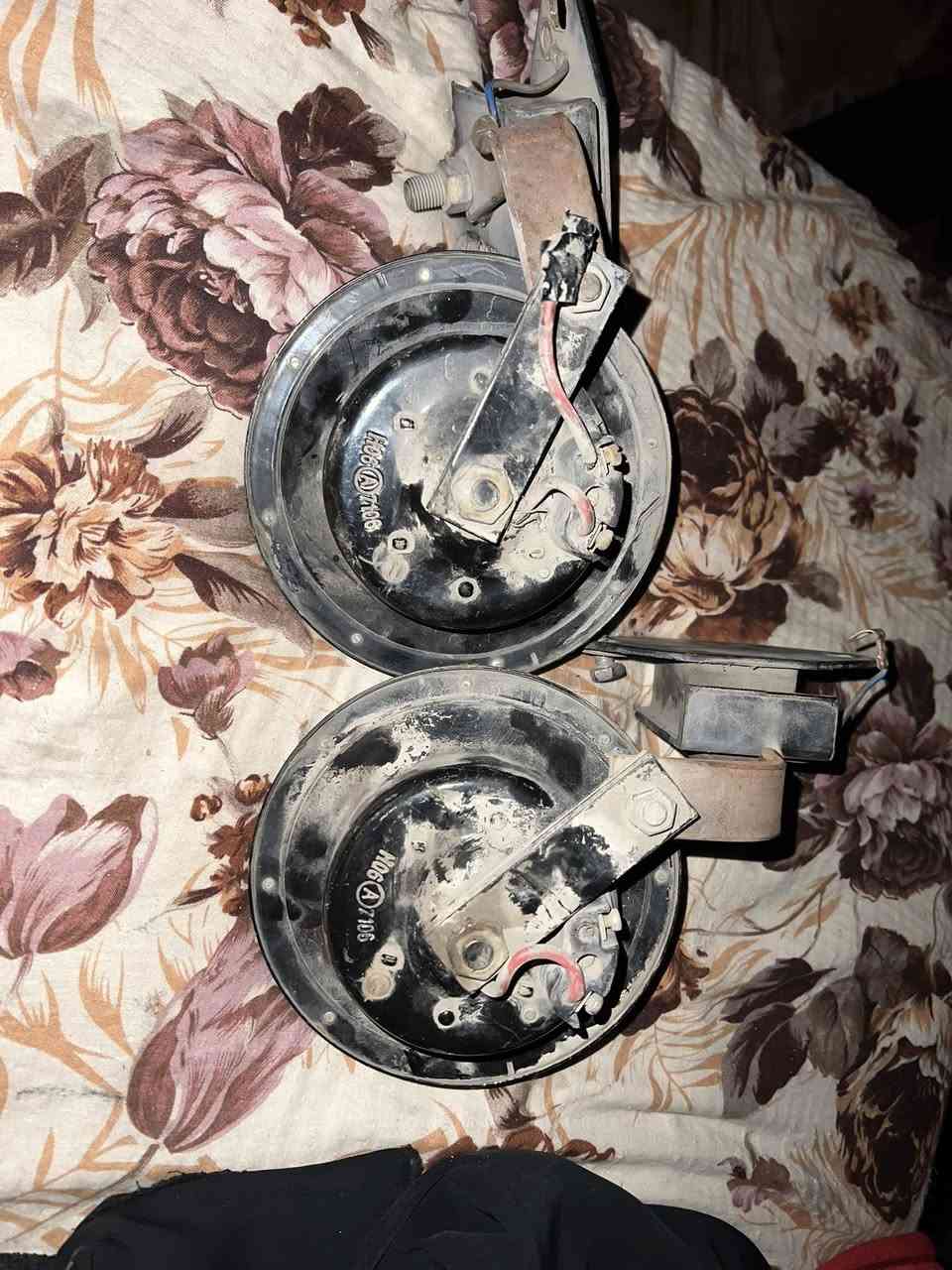 سلام عليكم عندي هورنات يراني مؤسسه للبيع مكاني بغداد البياع ***********
