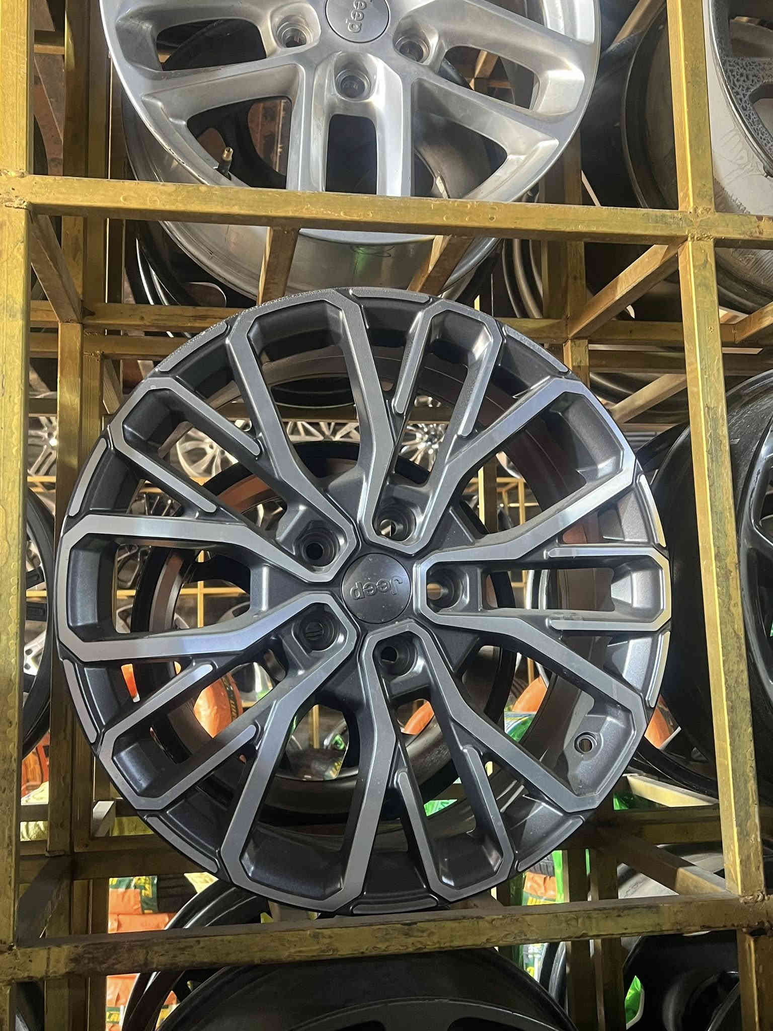 سلام عليكم شباب وصلت ويلات جيب حجم 20 نفق الشرطة مجمع العربة بغداد ***********
