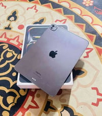 ايباد M4 ممفتوح ذاكره 256 نضافته 86/100 ايباد بلادي بس كارتونه ويا مكا...