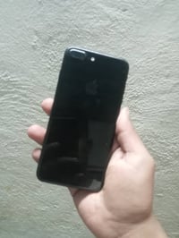 ايفون 7بلس يحتاج تبديل شاشه فقط وايباد مني 1 السعر ثنينهن ب100 وبيهن م...