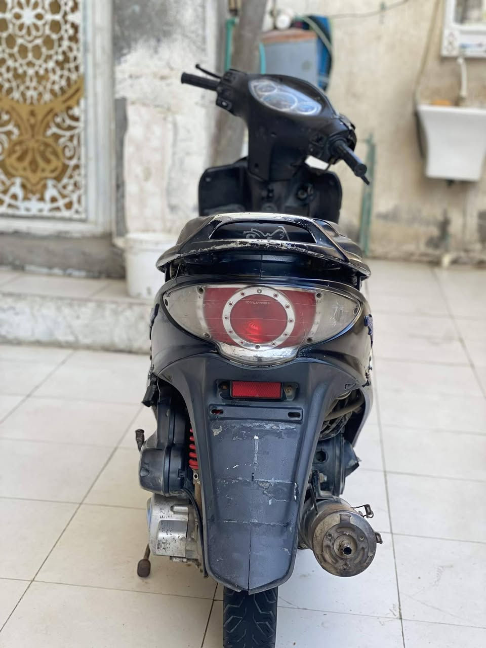 السلا عليكم دراجه جي فور كامكو للبيع اومراوس دراجه جديده مكفوله وجاهزه شرط نكره سلف هندر دكه وحده الدراجه مفتوحه اشاير عالي ناصي كلشي شغال بريكات وره وكدام قفل سكان تواير جدد  دبلات شغالات مو فاكسات مكينه ناعمه وخرسه شرط شلعه ومعدل عدادات كلشي شغال بيه السعر 300وبيه مجال للشراي وبي خير ويدلل المكان ناصريه مركز رقم الهاتف *********** او تواصل خاص وبخدمتكم
