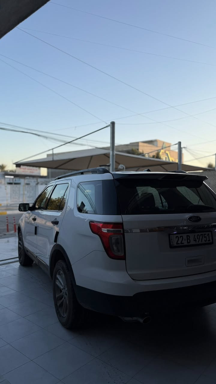 للبيع سيارة فورد اكسبلور  2014 رقم اربيل
المواصفات نص  فول
 محرك 6سلندر 3.5
فورويل awd
تحكمات ستيرن فول
لايت زنون
7 راكب
حساسات خلفي
تبريد 3 قطع امامي وسطي وخلفي مع تحكمات 
8 سماعات
 بيها قطعتين باب صبغ وجمالغ مفتوح 
رقم اربيل
السعر 160$ورقة وبيها مجال 
للاستفسار
***********
مكان السياره بغداد شارع فلسطين
