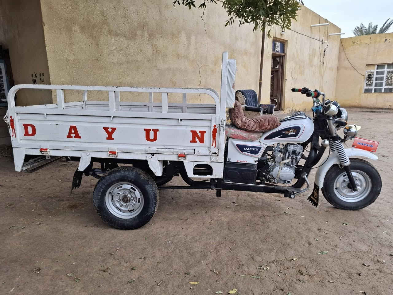 سلام عليكم شباب ستوته للبيع موديل 2013 تعمير جديد مكينه مفتوحه ولفات فقط مكان ناصريه قضاء سيد دخيل سعر 1600 وبيه مجال 
ملاحظه الستوته احله من الصوره ماتذب عليه الف جاهزه اي ستفسار انتصل ***********
