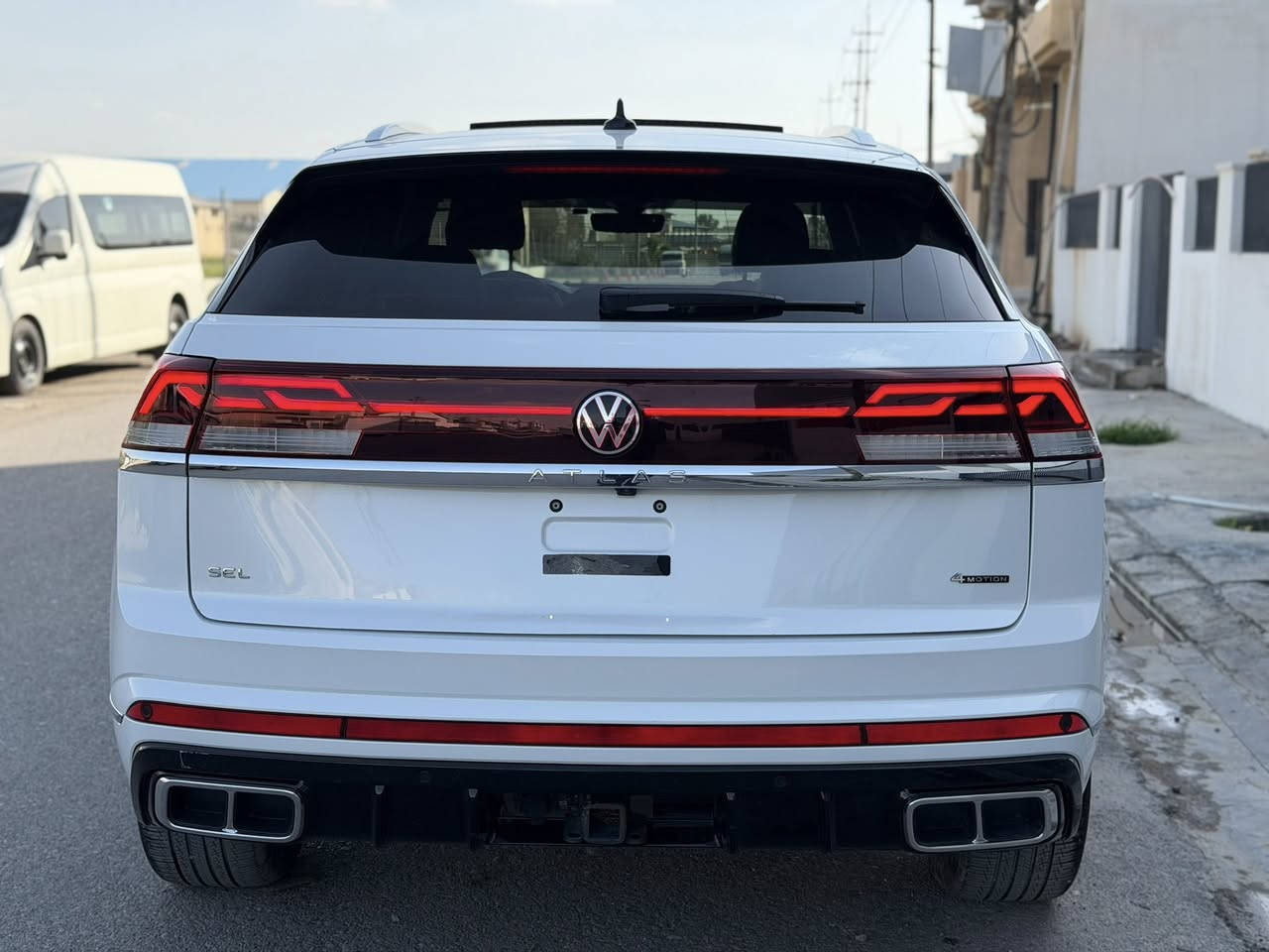 SEL R-LINE
اطلس كروز سبورت 
2024
18000 mil 
نص جامرلغ خلفي بدون ارباك بدون دواخل 
ارباكات كلها بلادية ما طاك 
فول مواصفات 
مكان سيارة اربيل شارع ١٠٠ م 
شركة صباح حسن سليمان 

سعر/36800$ 

للاستفسار 
***********
***********
