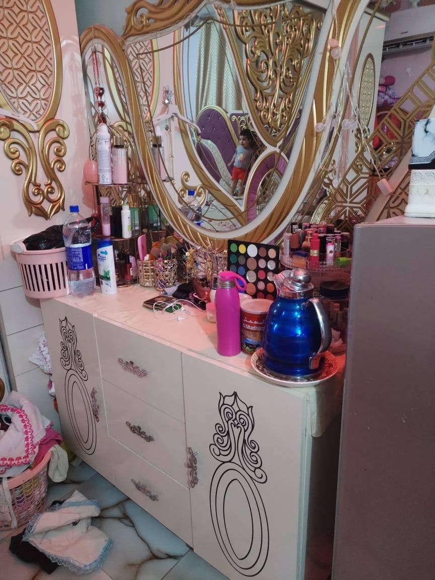 السلام عليكم غرفه تركيه مستخدمه نظيفه سعر مناسب *********** يوجد واتساب
