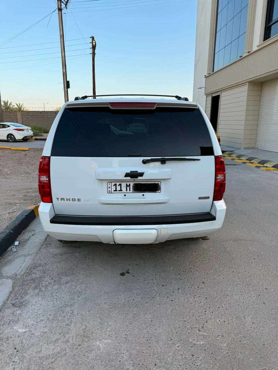 السلام عليكم
تاهو ٢٠٠٩ للبيع 
وارد امريكي حادثه ٣ قطع صبغ 
جاملغ الصدر والباب الصدر والخلفي 
ماشيه ١٥٥ الف 
رقم بغداد بأسمي تحويل ثاني يوم هزه جديده 

سيارة جديده مناقصه شي صدر امامي خلفي جديد 
باتري جديد قاعده فيتم بم كله جديد جاهزه للاخير 
تخم تاير يوكاهما ياباني جديد 

مواصفاته 
شاشه كامره خلفيه
تحكم استيرن 
كشنات جلد بلادي 
كشنات كهرباء 
٣ قطع تبريد 
والباقي معروف LT السيارة 

مكانه بغداد 
السعر ١٩٠ وبيه مجال 
الاستفسار ***********
