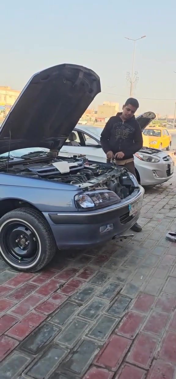 سلام عليكم غراض للبيع هورنات مشدودات سبوع وفتحتهن الله شهد وماخذهن ب200ولحسين +بوري ابو التوج اصلي +تجوات اربعه نضيفات +مضخم هم نضيف كلمن وسعره غراض نضيفه تواصل *********** واني خادم
