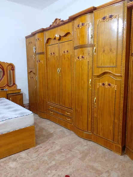 غرفت خشاب البيع كنتور (6) ابواب  طابقين نضافه فول والغرفه بل واقع حاه من التصوير المكان شطره         (.  ***********  . )
