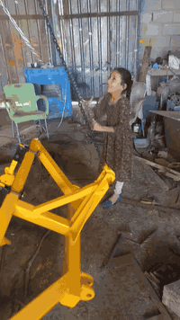 حدادة سعد المحجوب العوك لتصنيع الالات الزراعية حسب الطلب... معدلان 8 ملم و10 ملم و12 ملم.. 
مرازة احادية وثنائية وثلاثية.. 
جلاية (مرازة) السلة حجم 5 انج.. و6 انج.. او جلاية جفات مو اقراص...
 تطوالة للعربانة لحمل بواري المرشة.. 
 او عربانة مرشة. 
خظاظات لبن حسب الحجم.. تصليح فدان اسكندرية شرط النزول والكراب. تغليف بدي عربانة اسكندرية.. وتصنيع سلم حسب الحجم.. ترويس اسنان كيلة شفل. وتصنيع خرماشات 2 ريز او 3 ريز..5 انج و 4انج.. من 9 سجة الى 15 سجة.. للاستفسار الاتصال على الارقام التالية.. 
(***********)
(***********)
