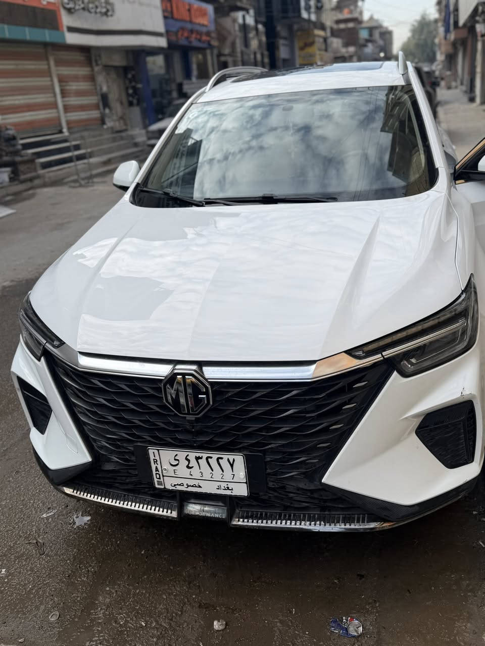 السلام عليكم 
Rx5 2023 للبيع 
السيارة مكفولة بيها فقط بارد قليل باب جهة يمنى السيارة ماشية ٣٨ الف كيلو بعدها بضمان الشركة السيارة خير من الله ما بيها اي نقص 
شاشة لمس
 كير ماوس كهربائي 
بصمة 
سقف بانوراما 
تبريد قطعتين 
السعر ١٥٨ ورقة وبيها مجال للشراي 
استفسار ***********
موجود فيس واتصال وواتساب
