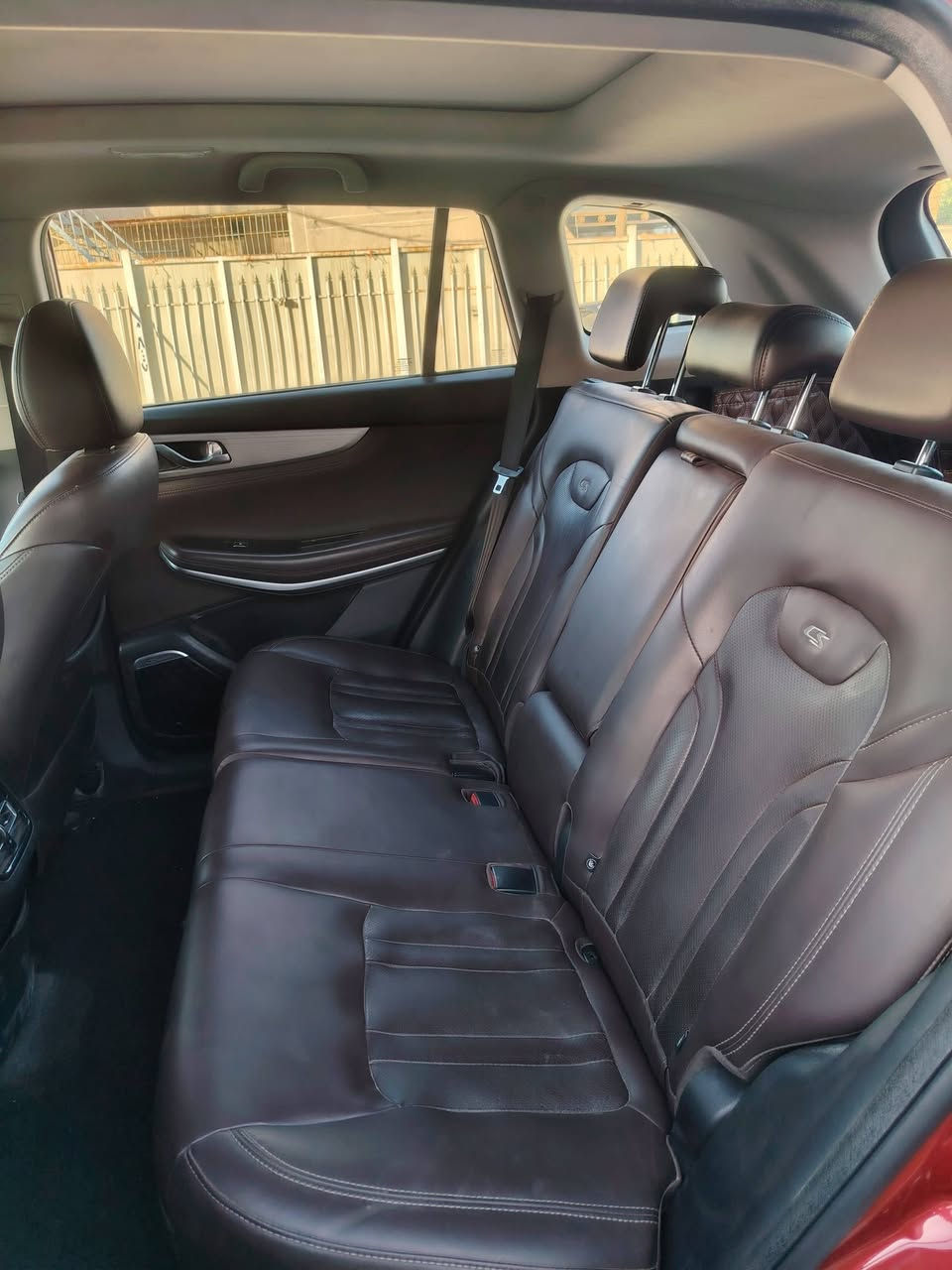 للبيع Changan CS75 2020 فورويل فول مواصفات
محرك 1800 تيربو
ماشية 104 ألف
تخم تايرات جديد
شاشة + كامرات 360 + جلد + سلايد + بصمة + ثلاجة + مساعد نزول منحدرات
السيارة نظيفة جدًا وما تحتاج شي
السعر 125 ورقة  وبيها 
بغداد / حي البنوك


**إذا كنت صاحب هذا الإعلان وتريد حذفه لأي سبب، رجاءا أرسل رسالة إلى الدعم الفني**