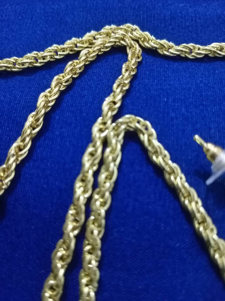 سيت قلاده وتراجي ليره تركيه طلاء ذهبي ثابت و سلسله  برم متينه جدا اللمعه تجنن سعره 15 فقط


**إذا كنت صاحب هذا الإعلان وتريد حذفه لأي سبب، رجاءا أرسل رسالة إلى الدعم الفني**
