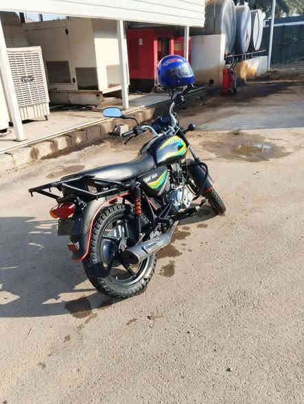 السلام عليكم
دراجة بوكسر للبيع موديل 2022 مال بيت ممشتغل بيها   لا تبخير ولا تنقيص خير من الله السعر 900 الف  وبيها مجال قليل 
***********
