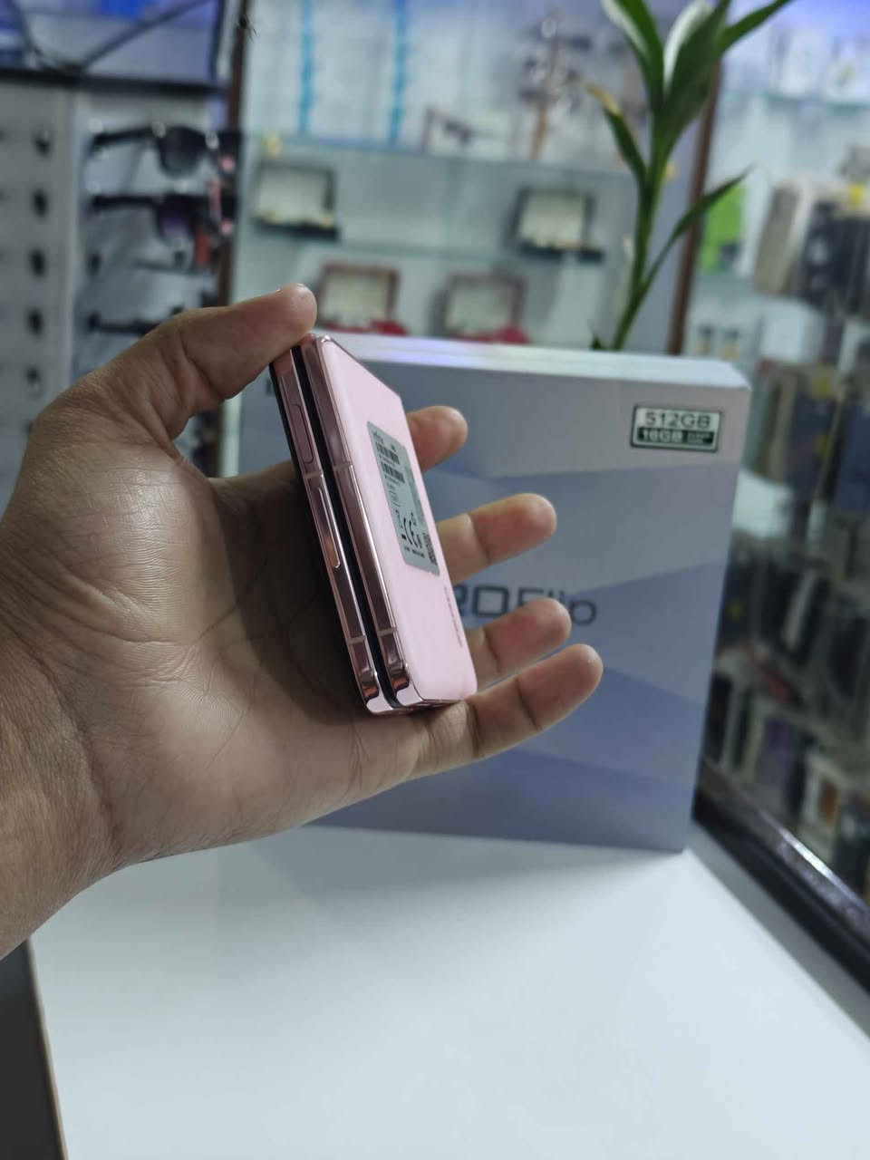 انفنكس زيرو فليب 
ذاكره 512/16
شاشه التي بي امولد 120 هيرتز 
بطاريه بقدره 4720 ملي امبير شاحن 70 واط 
كاميرات قويه جدا بقوة 50+50ميكا بكسل فديو4K
للبيع او المراوس السعر 350 الف 
الجهاز مكفول من الصيانه ملحقات كامله 
مكاني بابل المحاويل للاستفسار *********** المصيب, بابل
