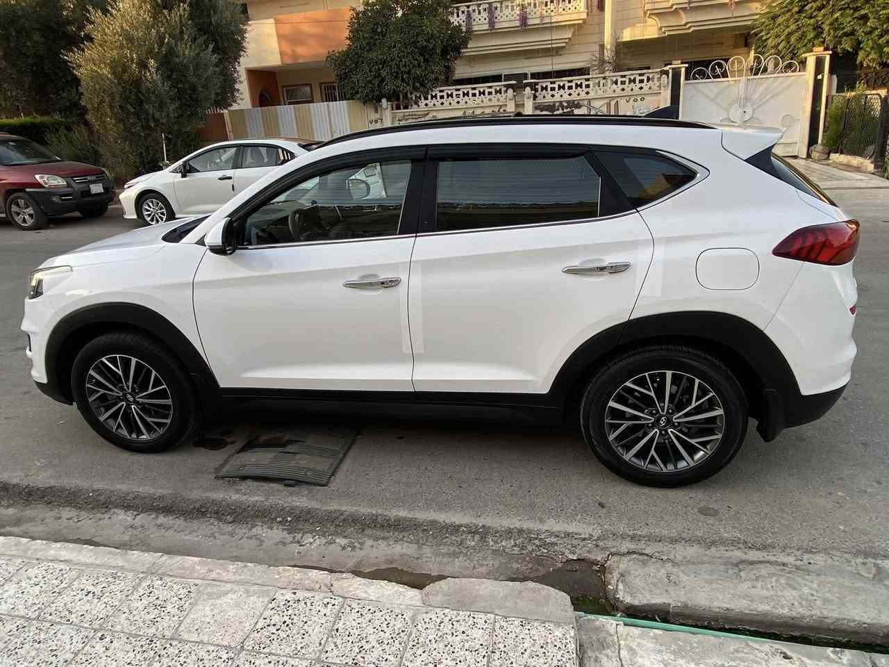 توكسون
٢٠١٩
فول مواصفات 
رقمًاربيل
كفاله عامه صبغ بارد 
مكانها موصل 
***********
