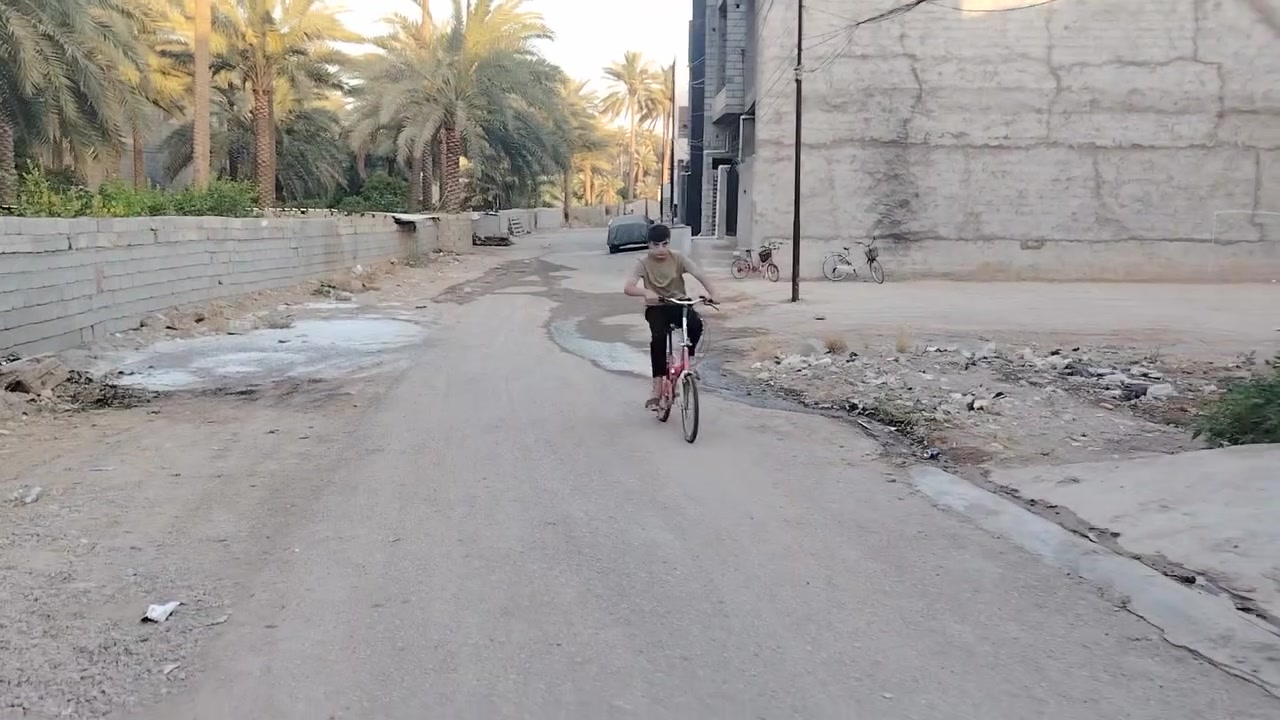 قطعه أرض للبيع الموقع ٧ نيسان خلف نقطه السريه المساحه ١٠٠ متر ٥_٢٠ خدمات ماء كهرباء مجارى عرض الشارع ١٠ متر تبليط للتواصل على الرقم ***********
