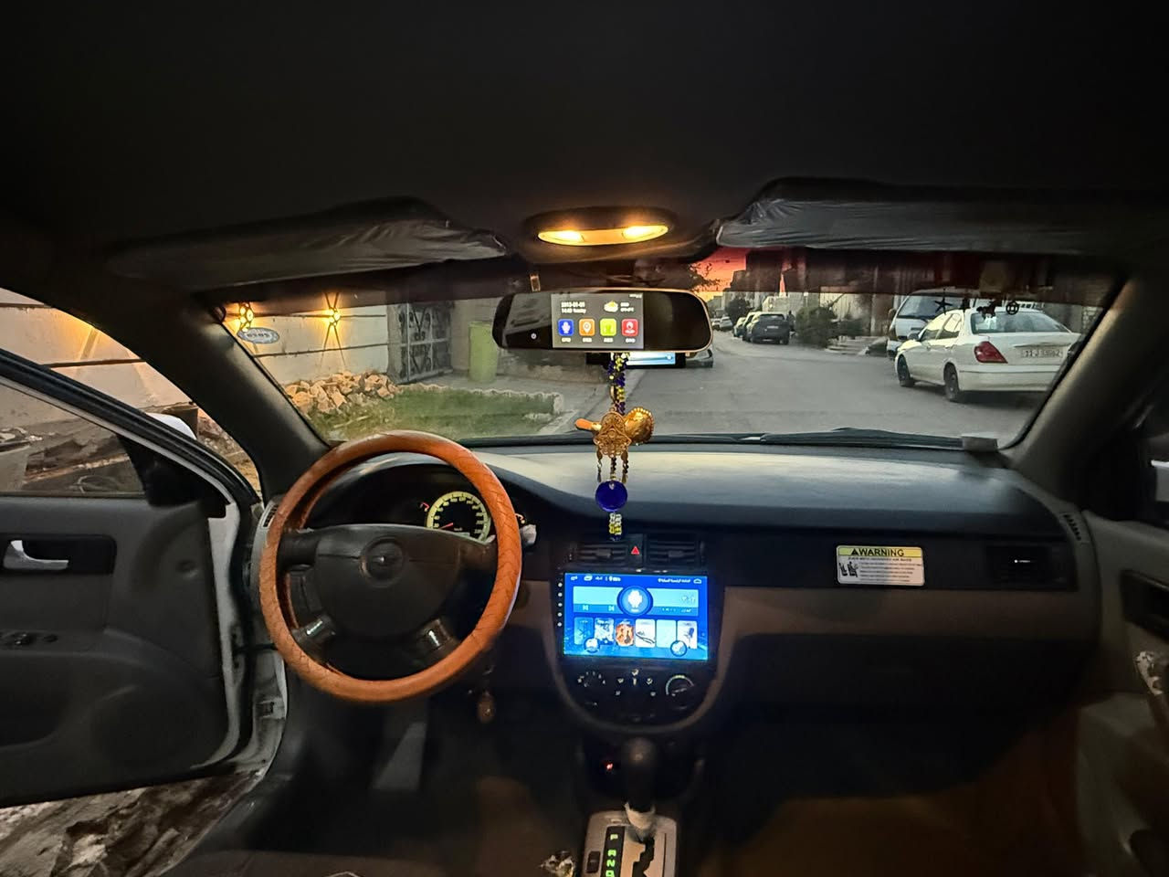 سلام عليكم 
اوبترا 2010 جديدة خير من الله
محرك گير تبريد كله بشرط الفحص
تبديل صدر جديد
إدامة للمحرك نظيف داخل وخارج(بلك،نوزل،ثلاجة،غرفة،احراق) عند الشركة يعني ما تفكر تفتح بنيد 
شاشه تاب كاميرا و حساسات خلفي
داش كاميرا خلفي امامي داخلي
دواخل كله جديد مدوشمه جديد ارضية مغلفة جلد
كهربائيات سياره كله شغال و بلادي
بيه فقط ضربه بسيطة خلف بك لايت(تك تك) ضاربته نفس ما موضح بالسونار
مكان سياره بغداد
رقم سليمانية تحويل سنوية
خابرني وتدلل ***********
سعره 88 ورقة بيه مجال بسيط حك الجية
اسف على الاطالة بس لازم احجي تفاصيل السيارة حتى ما أتعبك و تعبني🤫
