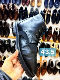 القياس: 43.5  إذا تدور قطعة تبين هيبتك… هذا خيارك 👌  🚚 توصيل لكل محافظ...