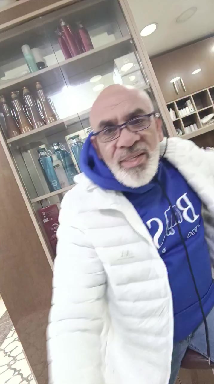 بعون الله تعالى 
اليوم الدرس الثالث والعشرون في دوره الاون لاين 
درس اليوم كان سحب لون وتونر قبل الصبغه 

على الراغبين في الاشتراك في دوره الاون لاين الحجز
∆∆∆π√|~\¥£€
1✓ دراسه كتالوج الصبغة 
1✓ كيفية دمج الألوان للحصول على لون ثابت 
1✓انواع الخصل 
الخصل العاديه تخصيل تنفيش والكنتور وغيرها
1✓الرنساج استخدامه كميه اكسجين 10 او 20 
وما الفرق بينهما 
سحب اللون يوجد اكثر من حاله سحب اللون الاحمر سحب الاسود سحب شعر طبيعي 
ما هو التونك وماهو التونر وما الفرق بينهما  !!. 
كل هذه وغيرها موجوده في دورة الاون لاين لا نعمل على وصلة شعر ولا على صور مسحوبه من الانترنت بل بالعكس سوف تتفرجون على شعر الزباين
@hairlove @ante @foryou @haircolorist @اتحاد @مزين @استاذ @صالون @مزين @تونس @الجزائر @لبنان @بيروت  @العراق @مصر
@cuffer
@artist @color @styling @cut @saloon @friend
#fairlov #foryouبعون
#اتحاد #نقابة #دورات #مزين #شركه #صبغه #تلوين #دورات #لبنان  #cuffer #artist #styling #cut #saloon #friend
@صالون @كوفير @مزين @الجميع @الوان Salonb Bairut


**إذا كنت صاحب هذا الإعلان وتريد حذفه لأي سبب، رجاءا أرسل رسالة إلى الدعم الفني**