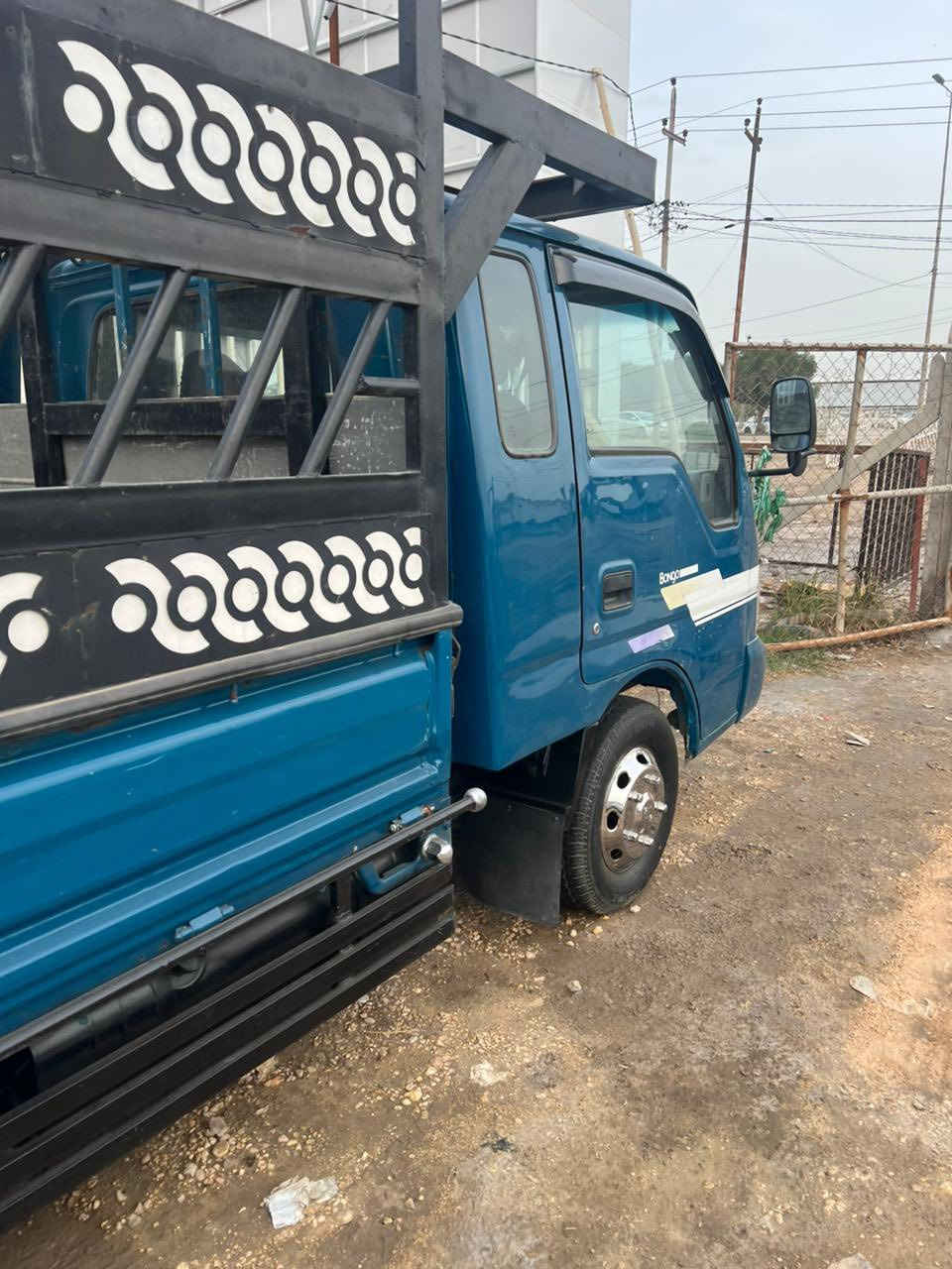 اسلام عليكم بيع فقط
ام عيون موديل ٢٠٠٠ 
كير مكينه اكسل شاصي رقم شاصي كله كفاله عامه كشر من ضربه وكلبه وتبيدل (ماعدها  صبغات ترتيب للجماليه فقط ) تبريد شغال تخم تاير جديد سنويه لل٢٧ تحويل مباشر  العنوان بابل  الهاشميه  السعر 83 وبيها مجال حك الجيه فقط قليل ترايك وين ماتريد ***********
