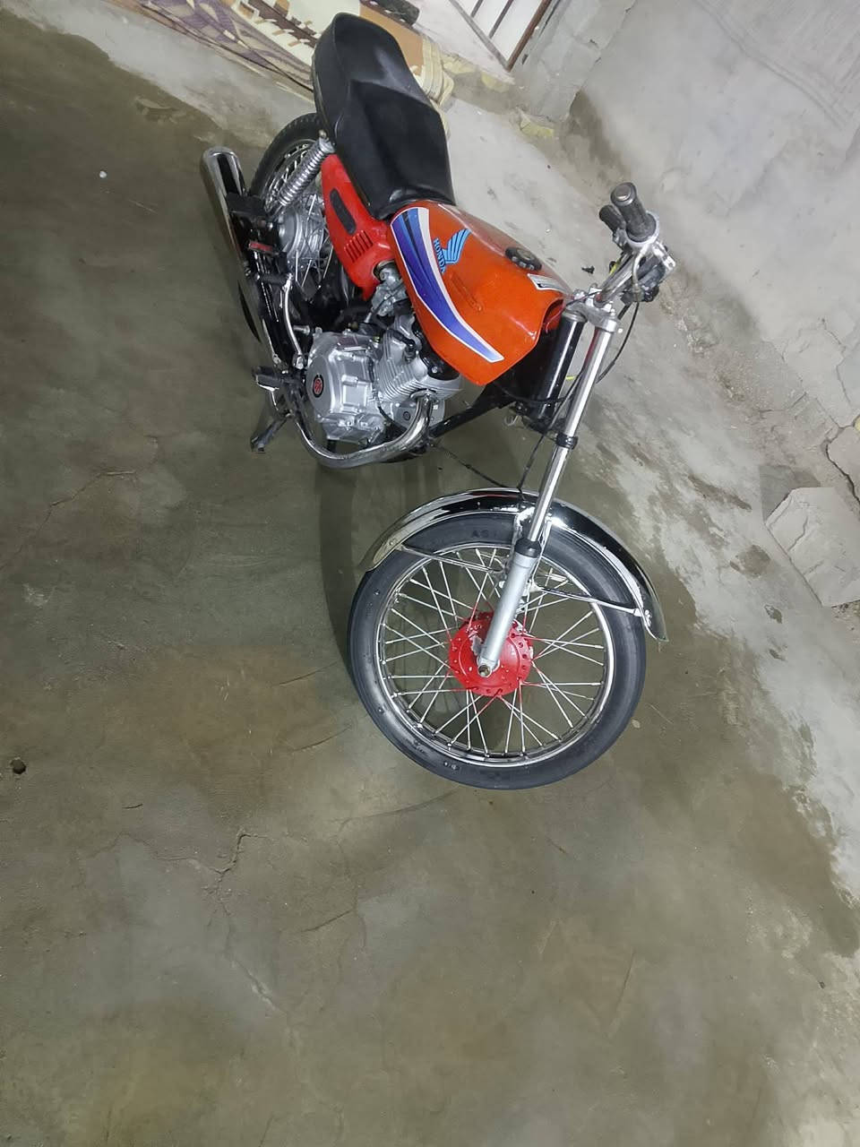 سلام عليكم دراجه للبيع شاصي 20 كلك محرك بي ام 25  
3 تبديله دهن اله  سعر خاص   مكان شطره بني زيد  ***********
