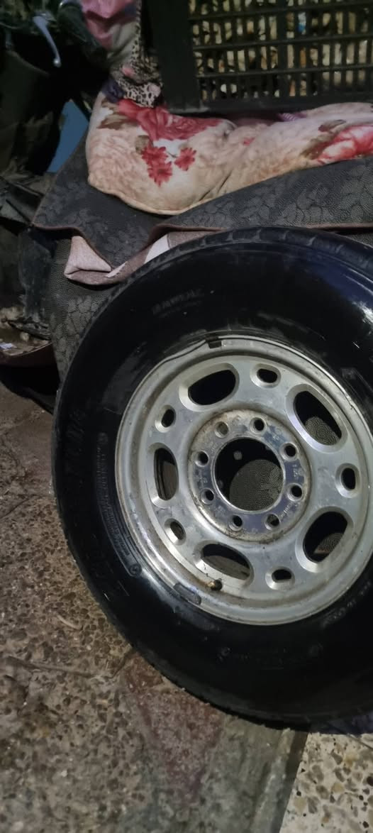 السلام عليكم
عندي هذن ال ويالة و التايرات مع كباتهن 
تايرات برجستون نص عمر 
السعر 600 الف وبيهن مجال 
العنوان بغداد مدينة الصدر 
الرقم ***********
