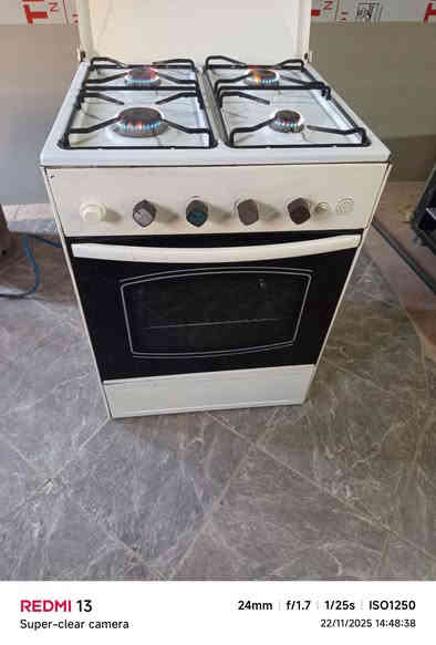 طباخ مصري كلش نظيف 
سعر 90
توجد خدمة توصل بكرو
الشراي يراسل الصفحة أو يتصل *********** أو وتساب
