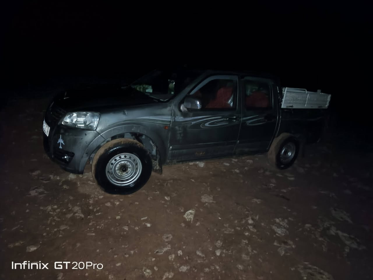 كريت ويل 2013
محرك كير حداديه شاصي كفاله 
مكفوله كفاله من الضربه 
بيه صبغ جوه البيبان فقط والباقي كفاله 
رقم ذي قار انكليزي رسمي مداور ثاني يوم 
سنويه 2030 #السعر_65_بيها_مجال 
*********** مكان الرميثه الهلال
