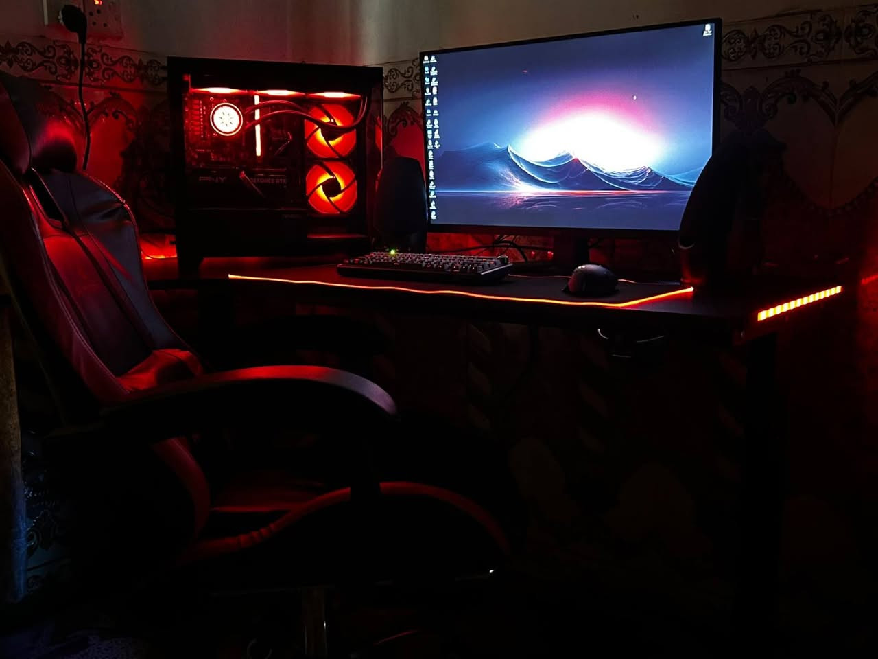 سلام عليكم 
تجميعة كاملة للبيع
..................
الكيس: Antec CX300M ARGB 🔥
المعالج: AMD Ryzen 7 7800X3D 🔥
كارت الشاشة: RTX 4070 SUPER 12GB 🔥
الرام: 16GB DDR5 🔥
اللوحة الأم: PRO B650M-B 🔥
نظام التبريد: مائي AQUA ELITE 360 V6  ARGB 🔥
..................
اما عن الشاشة
الموديل: MSI MAG 274QRF X24 🔥
الحجم: 27 بوصة (الحجم المثالي للألعاب) 🔥
الدقة: 2K WQHD (2560x1440) 🔥
التردد (السرعة): 240Hz 🔥
زمن الاستجابة: 0.5ms (GtG) 🔥
نوع البانل: Rapid IPS 🔥
..................
الاكسسوارات
كرسي كيمنك: من شركة NEW LIFE لون اسود مرصع بالاحمر + مساج للظهر🔥
طاوله لون اسود مثل ما موضحه بالصورة 🔥

UPS ONLINE  1KVA 🔥
Input: AC 220V 50Hz
Output: AC 220V 50Hz
Battery: DC 24V
Capacity: 1KVA/0.9KW
السعر مليونين ونص بيها مجال حق الجية 
كل القطع الي ذكرتهن متوفرات مع الكارتونة
مكاني صلاح الدين - الدجيل 
*********** 
..................
ملحقات اضافيه سعرها وحد 

سماعة UG-08S محيطيه 7.1 سعرها 30
ماوس لوجتك جي 502 وكيبورد لوجتك X66 استخدام اقل من شهر سعرهن 90 الف
جوستك G5 PRO استخدمتها مرة وحده ورجعتها بالكارتونه سعرها 20 الف
تبريد هوائي FUSION MN-2000 
سماعه سبيكر يجي وياها مايكرفون 15 الف
