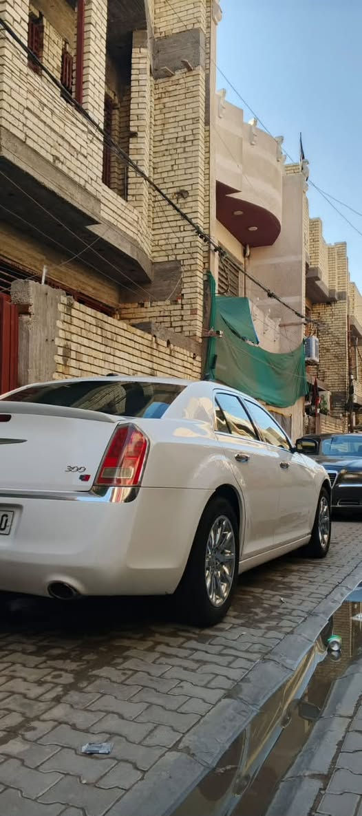 السلام عليكم اوباما للبيع موديل 12 رقم اربيل إنكليزي تحويل مباشر حادث امريكا موضح بالصور وبالعراق باب خلف السائق فقط بدون دواخل وبدون ايرباك السعر 170 وبيها مجال قليل مكلف بالنشر صاحب السياره *********** العنوان بغداد الشعله

