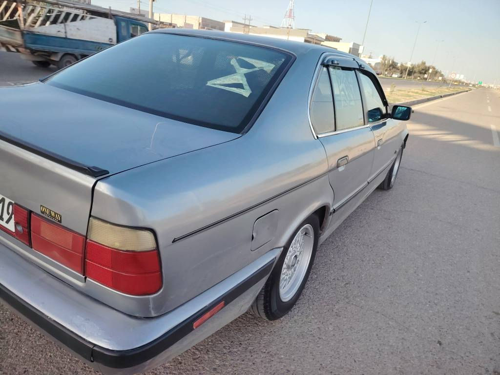 بي ام موديل 1990محرك بيلا 525كيرعادي سياره جاهز من كول شي تايرات جديد دواخل صاج سنوي جديد شرط تحويل وكال سعر 49بيها مجال *********** كركوك, العراق
