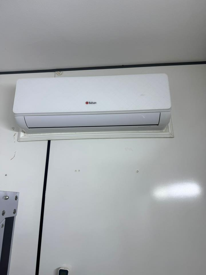 سبالت مستعمله شهرين فقط 
انفيرتر 
خمس سبالت ماركه بيلسان
وسبلت واحد ماركه ميديا
***********
