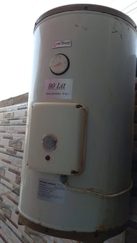 كيزر • ٩٠لتر • شغال ونضيف