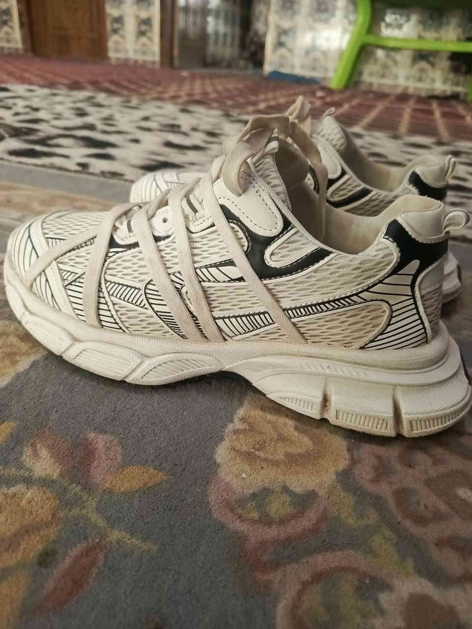 السلام عليكم
حذاء رياضي درجه أولى مال رياضيين قياس 45 لبسته بس ساعه وحده لان طلع صغير عليه وبعد ما أستخدمته ملبوس ساعه وحده فقط يعني جديد وجماعة الرياضه يعرفونه ويعرفون نوعيته وسعره أخذته ب 20 ألف أبيع ب 15 ألف ألي يريده يراسلني مكاني بابل / سدة الهنديه/المهناويه / قرب ملعب قريه 1/ *********** بيه واتساب
