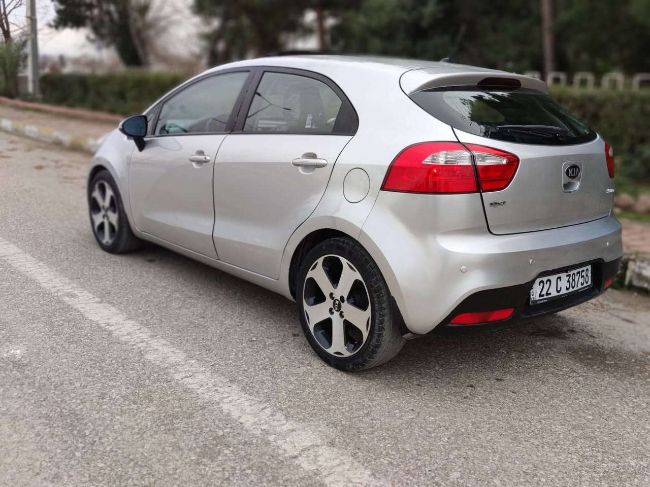 ***********///***********
کیای ڕیۆ مۆدل2013 فول فول مواسەفات سڵاید سەنەوی تا 2030تازەیە بەناوی خۆمانە وەکالە دەکەم
گێڕومەکینەی بەشەرت نەکراوهەتۆ تەبریت سارد وگەرم بەشەرت تەقەوڕەقەو گشت گیانی بەشەرت سەیارەکە زۆر جایزەو ماڵی دۆستە چوار تایەو ویل کەپی نوێی لە ژێرایە  پێنج پارچەی پەمپە بەبێلێدراو دەعمچەکوشی پێوە نیە پێشو دوای گشت گیانی کەپس💚سعریشی76گەڵاو مەجال
 نامەمەنێرەگەرموشتەریت تەلەفون بکەلەخزمەتام
***********///*********** حلبجة, السليمانية
