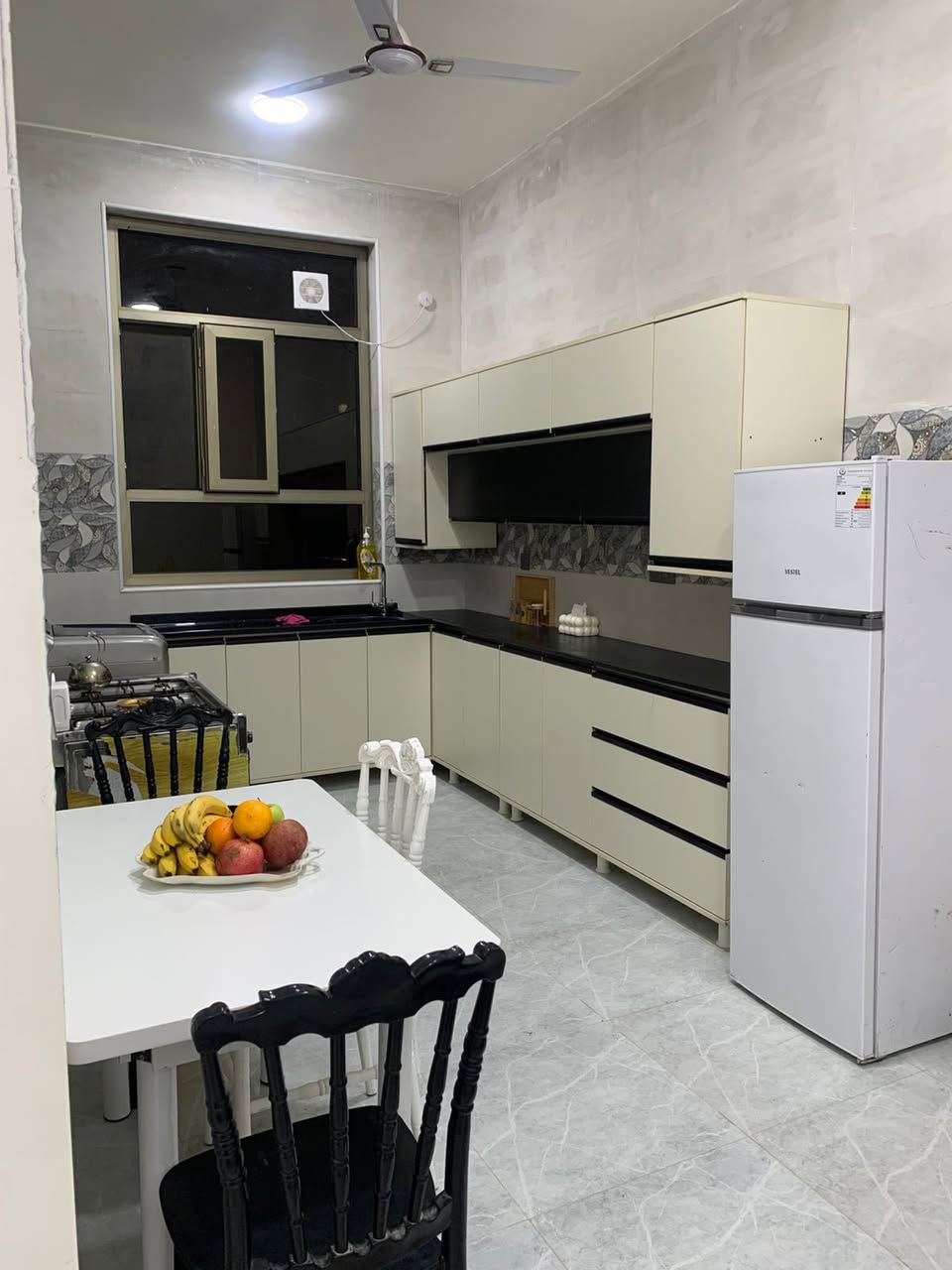 للبيع كاونتر مطبخ بحالة ممتازة  جدا ونضيف جدا ✨
الطول ٣ متر
خشب قوي ومتين
سنك مرمر قياس متر ونص
جديد تقريباً – مستخدم بس شهر 

مشتريه بـ ٨٠٠ الف
المطلوب ٦٥٠ الف فقط 🔥

الكاونتر نظيف وما بي أي مشكلة


**إذا كنت صاحب هذا الإعلان وتريد حذفه لأي سبب، رجاءا أرسل رسالة إلى الدعم الفني**