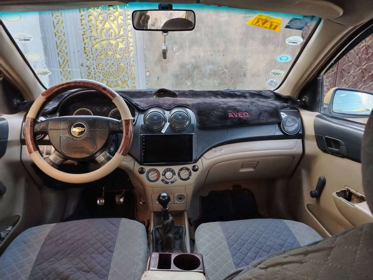 سلام عليكم افيو 2009 خليجي شركه العامه بسمي تحويل ثاني يوم سياره مكينه مفتوح  كير حداديه تخم تاير تبريد كلها جاهزه سياره بيه ضربه بجنطه لايحه الحوض ومعمره ومصبوغه احزام مكفوله من كص سعر ٣٨ وبيها مجال مكان نجف كوفه ***********
