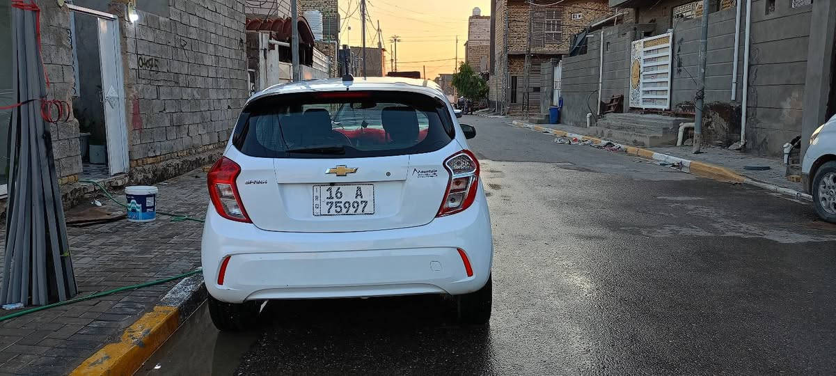 سبارك موديل 22 ابيض رقم إنكليزي ماشيه 20الف مكاني ديوانيه حادث بنيد فقط وبيها بارد قليل السياره مكينه كير تبريد حداديه كله جديد جاهزه وخير من الله ***********
