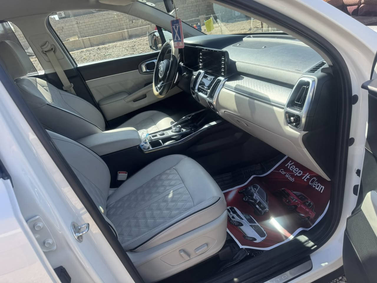 السلام عليكم سورنتو ٢٠٢١ مكفوله ماشيه ٩٧ فول ٦ سلندرماعدا البنورامه للبيع السعر ٢٦٥ بيه مجال لطيبين هزه جديد تخم تاير سبير منازل عده كتلوكات عل شركه سياره نظيفه جدا للاسفسار ***********
