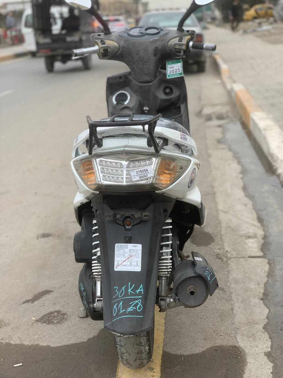 السلام عليكم سكنس فحل كفاله عامه من التاير لتاير كلشي شغال بيها اشاير كلوبات عالي ناصي كلها شغاله كلها مكينه مكفوله من الفتح والشد نكره سلف كهربائيات كلها شغاله سوبايه اصليه اجتي وياها اوراق بيها المكان بغداد حي اور السعر 900 وبيها مجال التصال *********** وألي ايريد واتساب ***********
